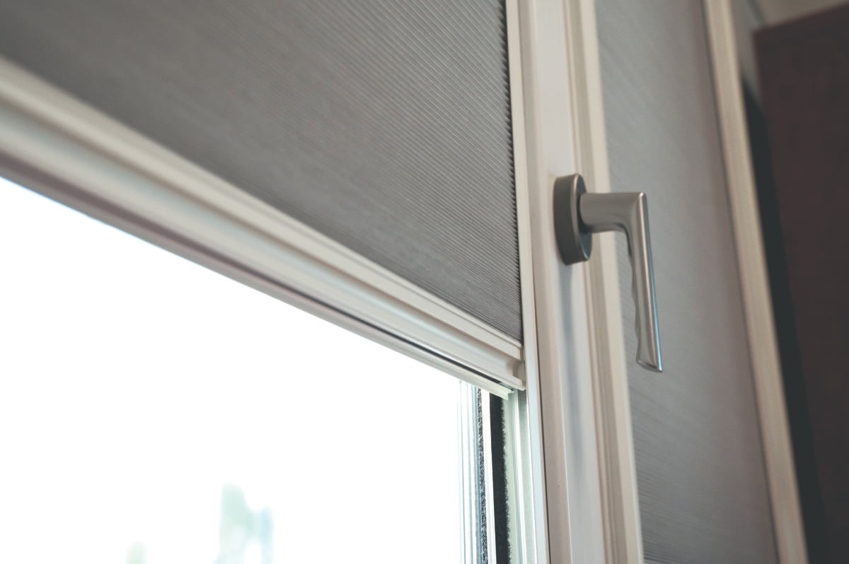 Al momento stai visualizzando Porte e finestre di design: 4 soluzioni per cambiare il look della casa